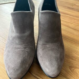 Aquatalia Vera Gomma By Marvin k Brown suede Bootie Heeled size 8
